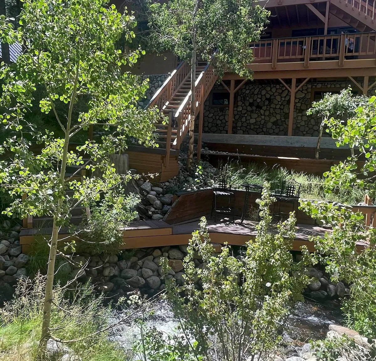 829 Minaret Rd — Photo 3