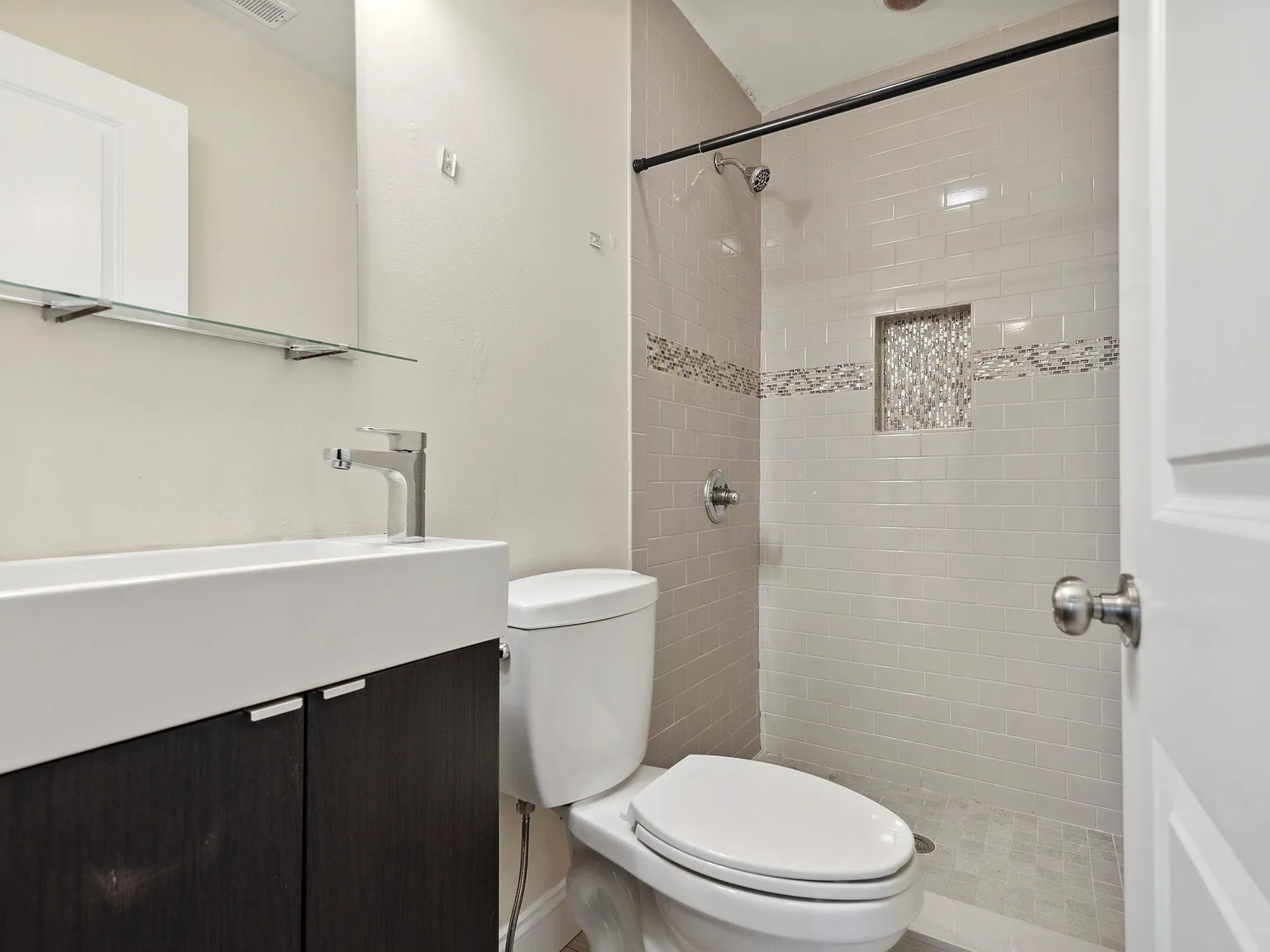 1918 N 18th St — Photo 2