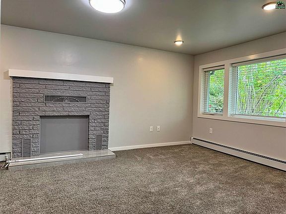 2nd image of 758-760 17th Ave