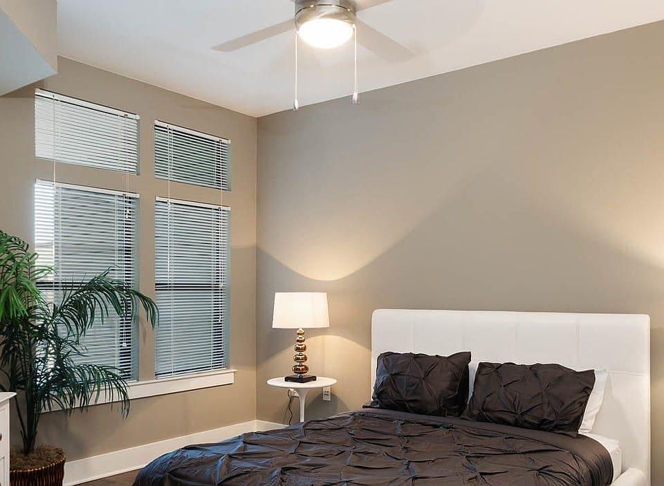 1st image of 2202 Lawnmont Ave #1