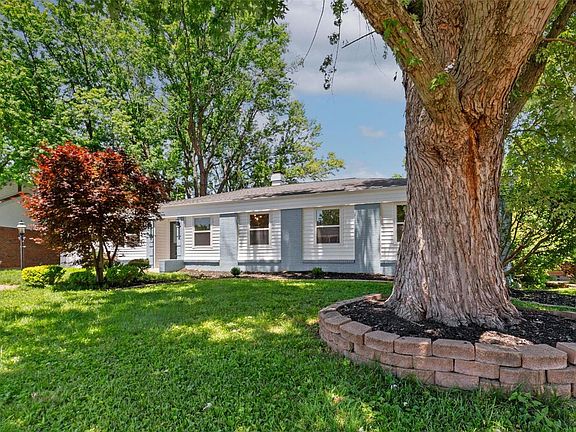 3rd image of 12947 Barbezieux Dr