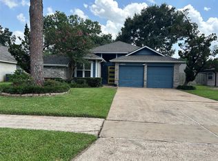 15823 Oak Mountain Dr, Houston, TX 77095