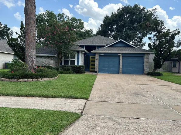 15823 Oak Mountain Dr, Houston, TX 77095
