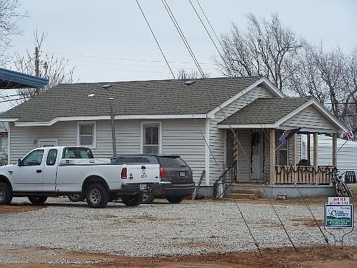 5th image of 410 W Stolp Ave