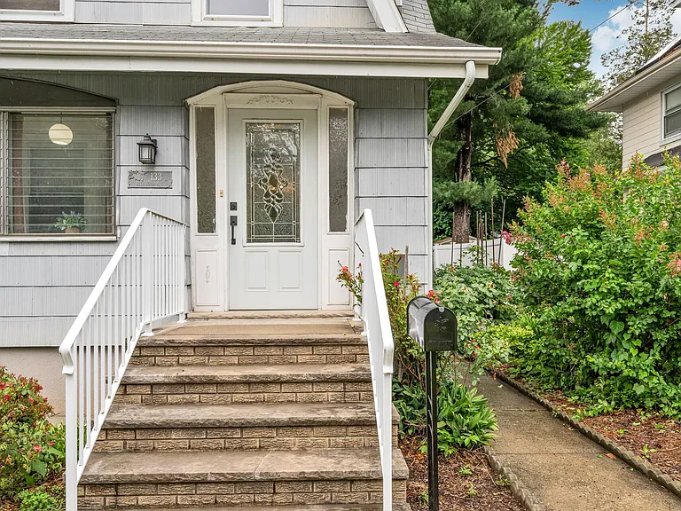 133 Highwood Ave — Photo 5