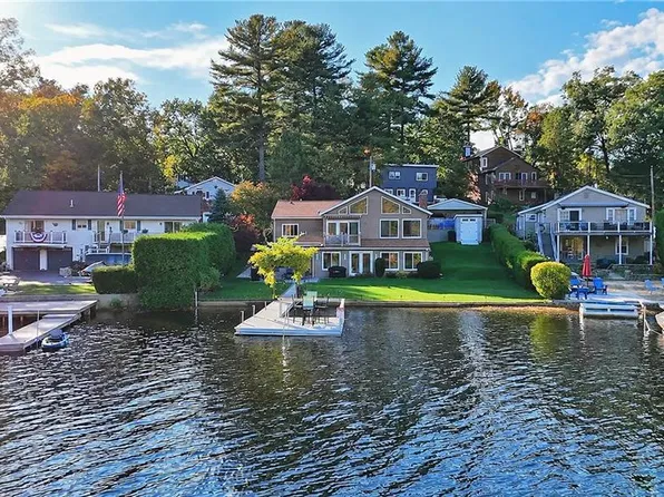 213 Lake Dr, Glocester, RI 02814