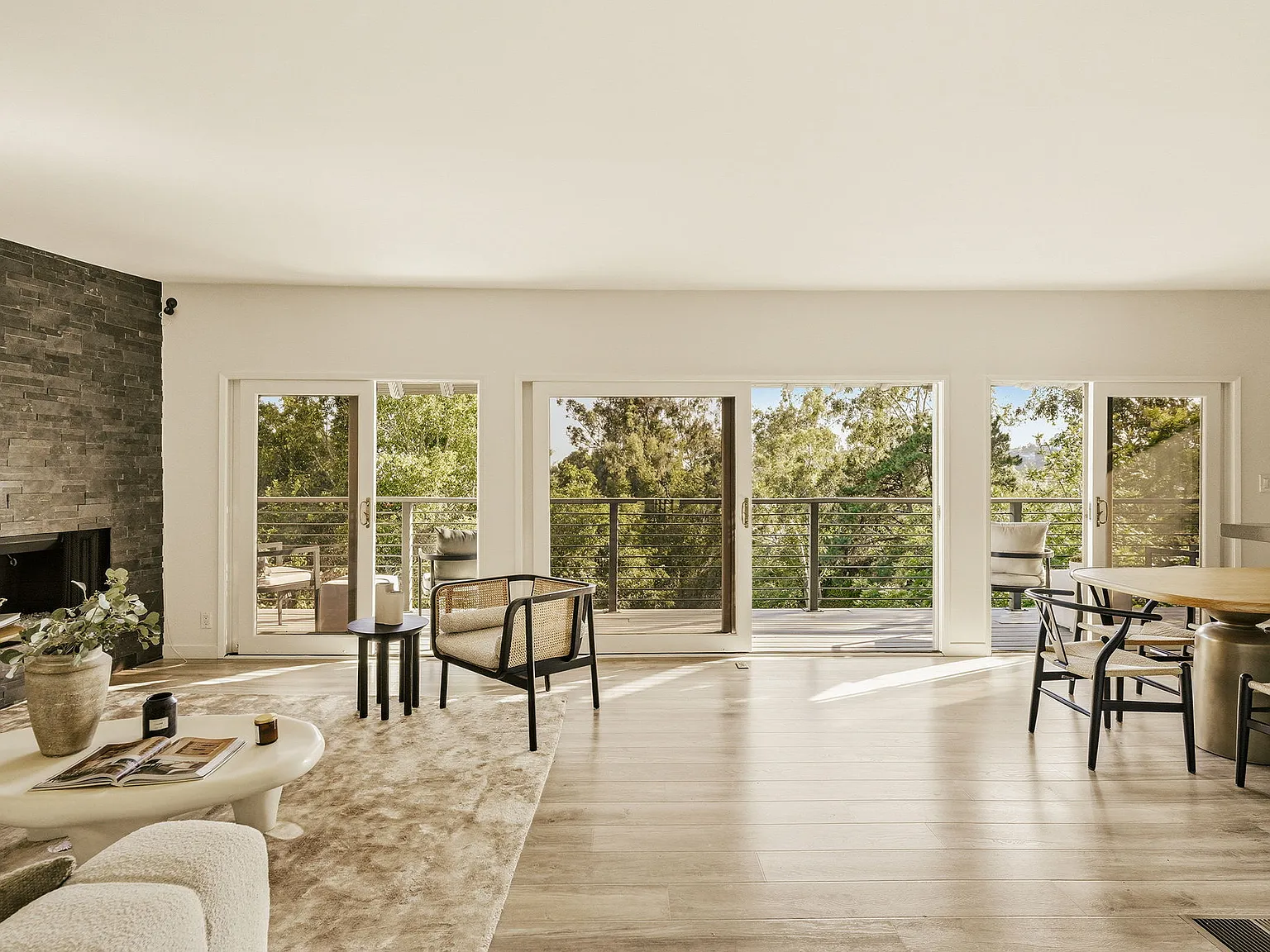 3 bed, 3.5 bath, 1926 sqft, $12,750 — Photo 3