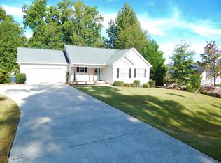 592 Aaron Cir, Gray, GA 31032