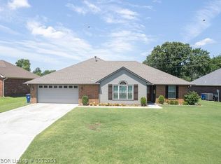 8608 Skypark Dr, Fort Smith, AR 72903