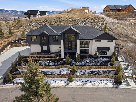 2nd image of 3272 Stoney Creek Cir