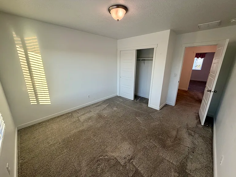 1477 E 3125 N — Photo 20