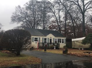 28 Howard St, Patchogue, NY 11772