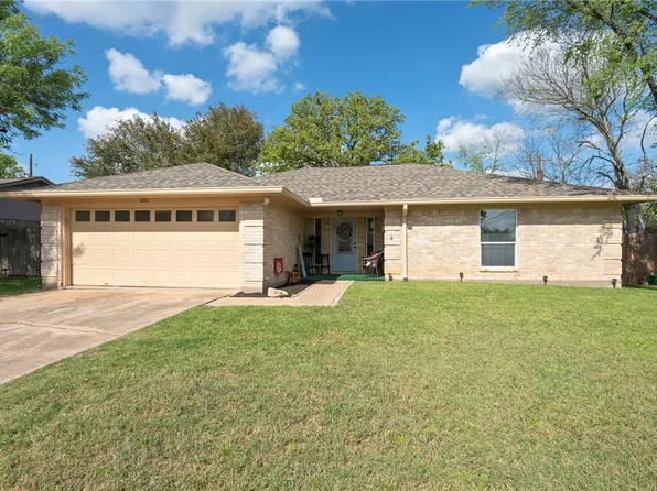 2911 Oakside Dr, Bryan, TX 77802