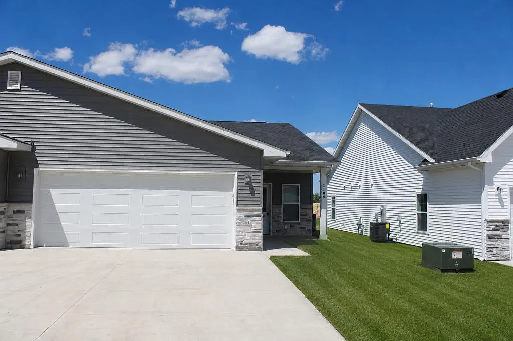 1108 Emerald Cv Dr — Photo 1
