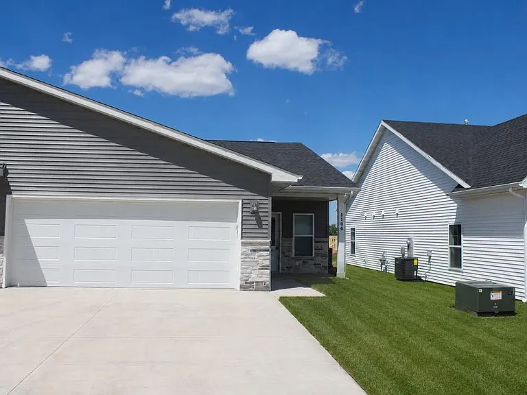 1108 Emerald Cv — Photo 1