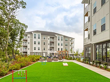 Explore our amenities, 1 bedroom and 2 bedroom apartments!