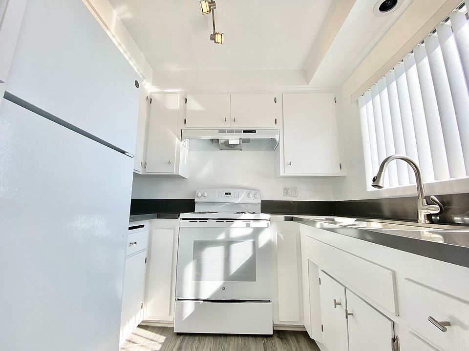 1st image of 118 W Buckthorn St #5