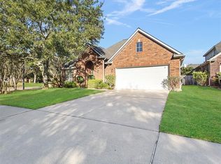 8203 Creek Glen Dr, Sugar Land, TX 77478