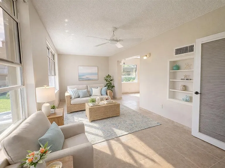 2402 Ecuadorian Way #40 — Photo 7