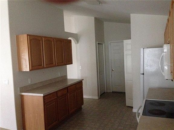 5th image of 606 Lyndsey Ln