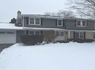 1865 W Daisy Ln, Glendale, WI 53209