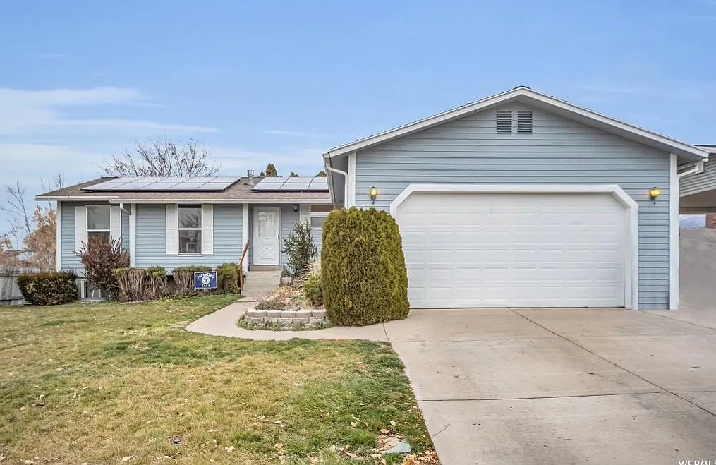 5 bed, 2500 sqft, $2,500 — Photo 1