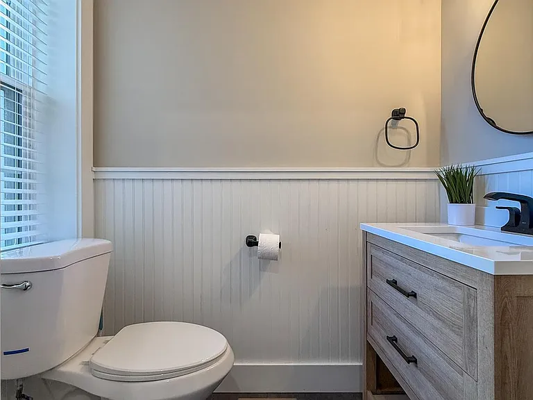 521 Locust St — Photo 10