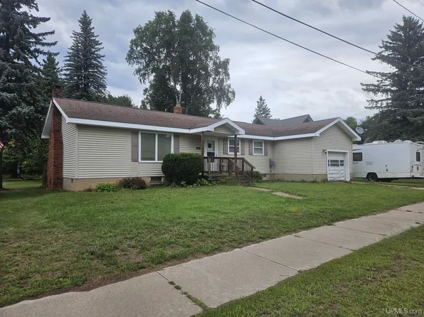 101 Silver St, Ontonagon, MI 49953