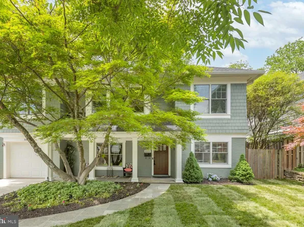 8602 Woodbrook Ln, Chevy Chase, MD 20815
