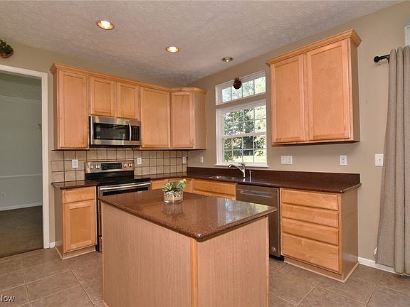 3rd image of 10045 Brushwood Dr