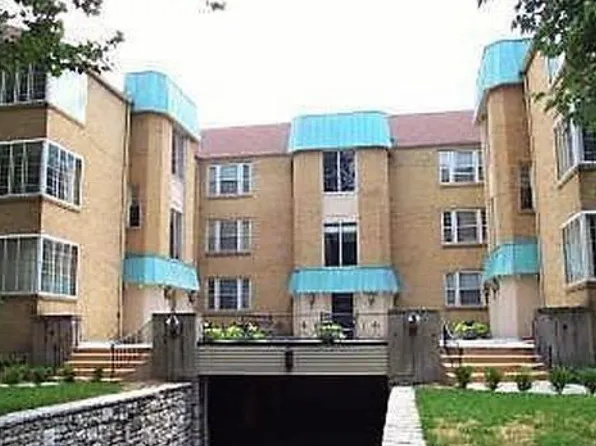 7542 York Dr APT 1E, Saint Louis, MO 63105