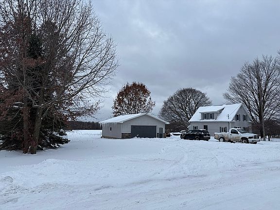 3rd image of 8395 21 Mile Rd