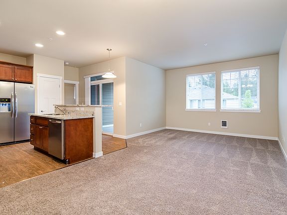 5th image of 1663 Burnside Pl Unit A