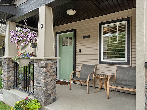 4th image of 2592 Crestline St #9
