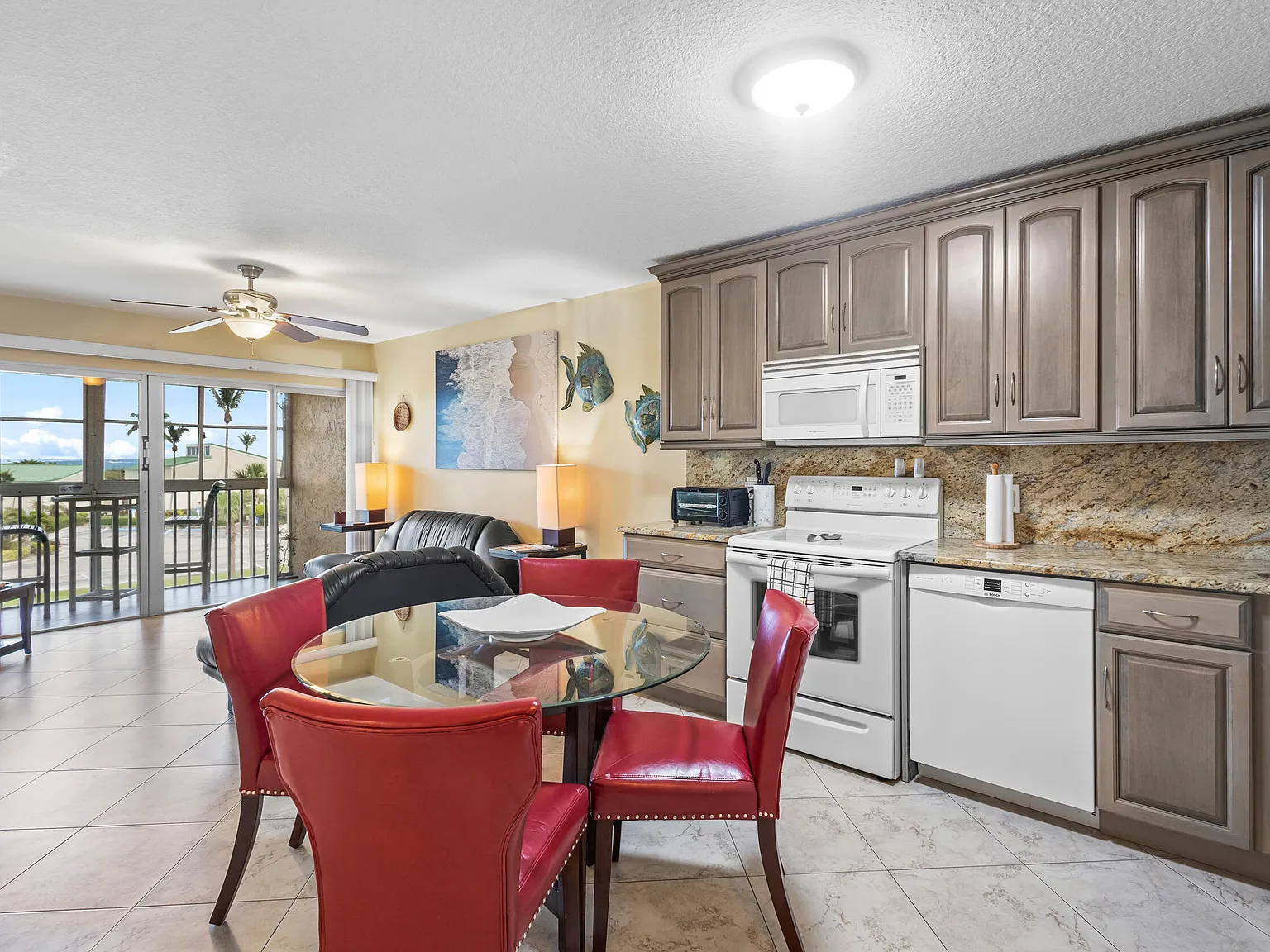 1 bed, 1.0 bath, 689 sqft, $3,200 — Photo 2