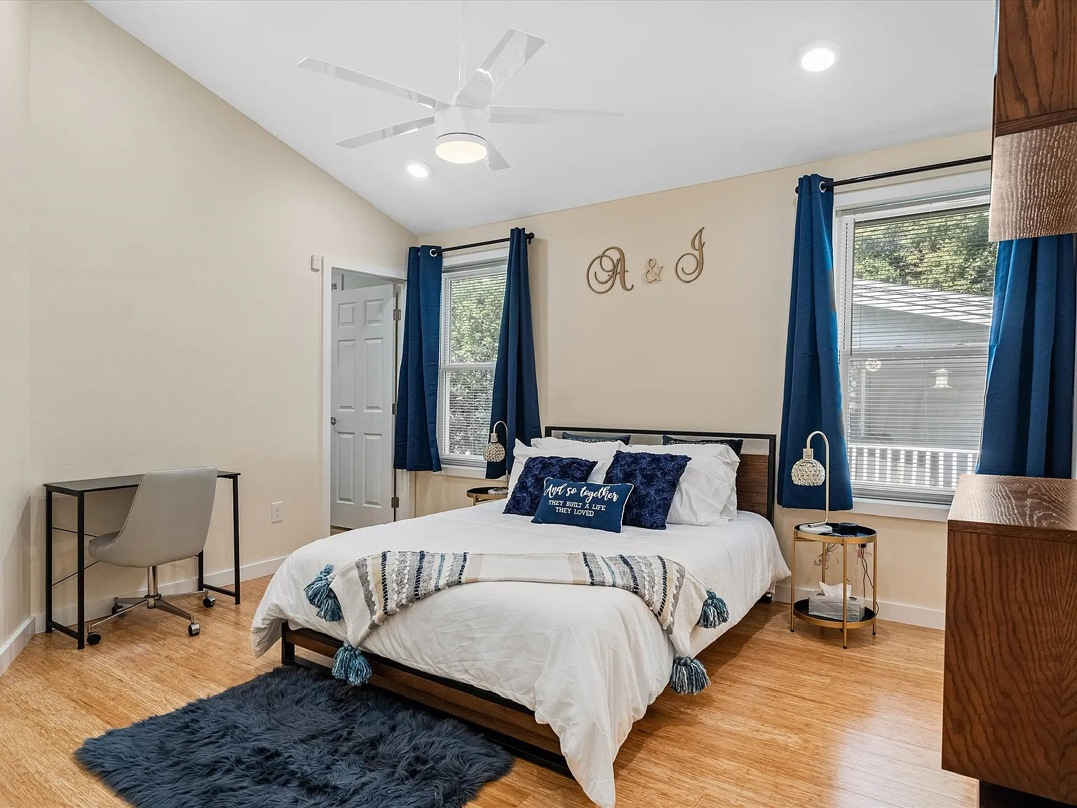 3 bed, $4,200 — Photo 2
