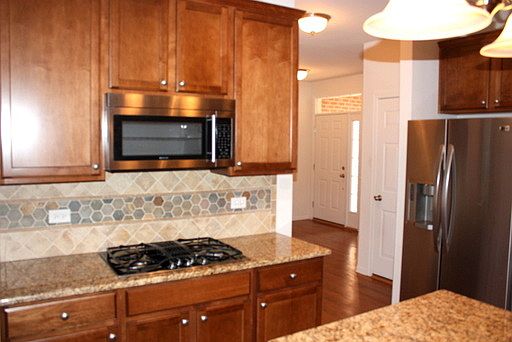 3rd image of 1020 Hickory Dr #1020
