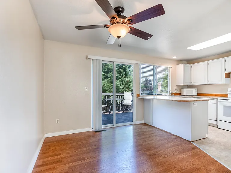 623 Harvest Rd — Photo 8