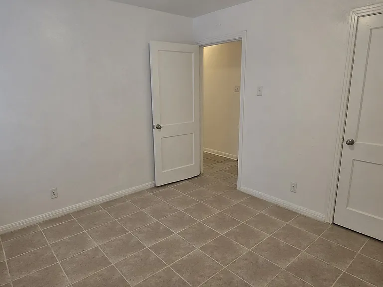 2715 Terrace (13)_01102025
