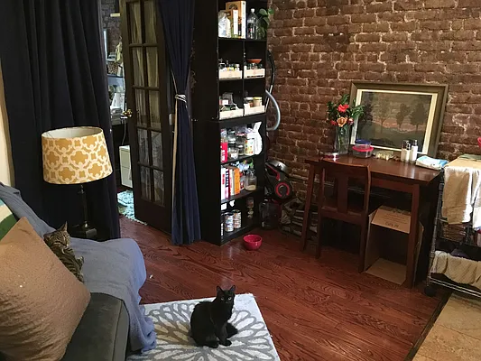 Rented by Rennit Inc. | media 49