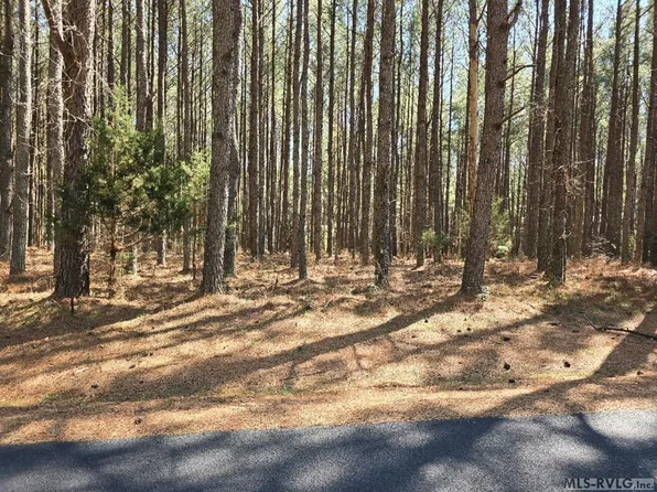 84 Granite Hall Dr, Boydton, VA 23917