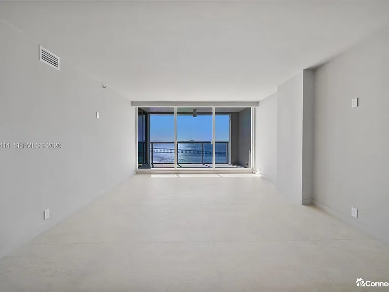 1541 Brickell Ave — Photo 2
