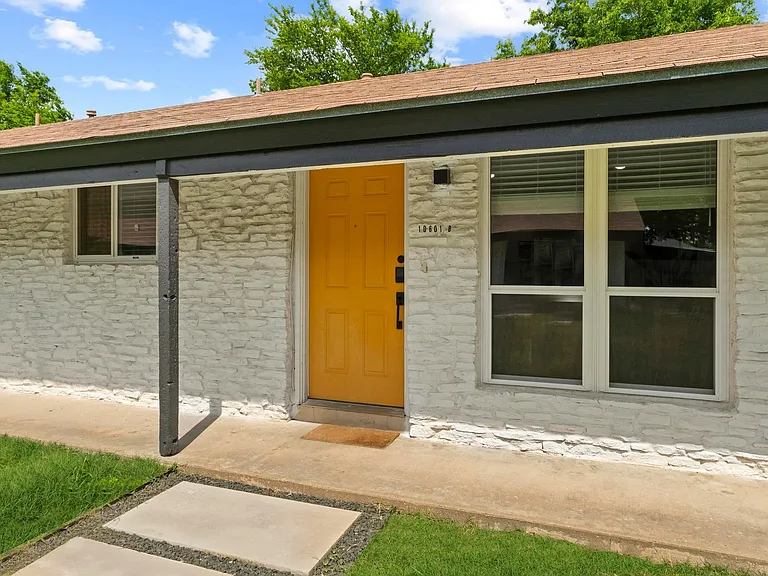 10601 Macmora Rd #B — Photo 2