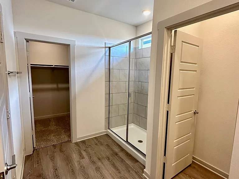 325 Wilshire Rd — Photo 16