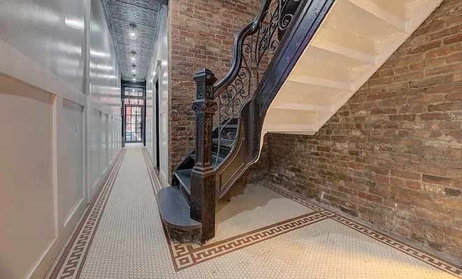 Rented by REAL New York | media 21