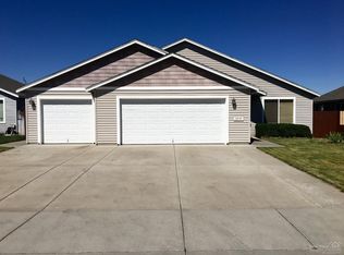 3037 NW 8th St, Redmond, OR 97756