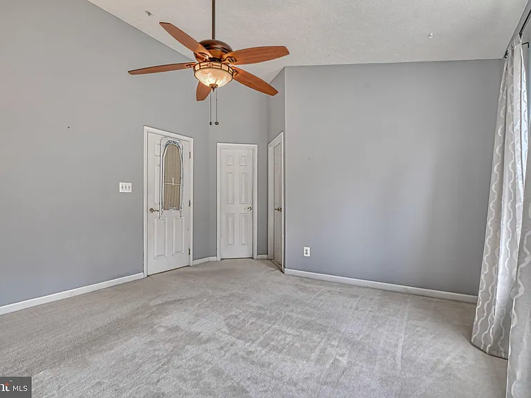 206 Colgate Dr — Photo 15