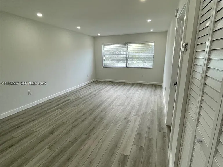 365 NE 125th St #409 — Photo 1