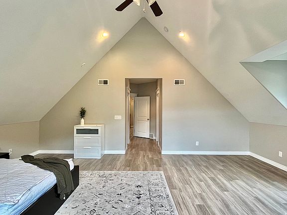 3rd image of 7078 N Sierra Way