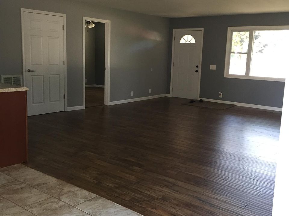 2nd image of 781 W Arthur Dr